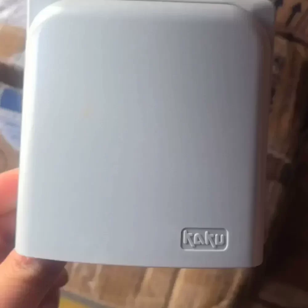 KAKU rainproof box FU-9801B suitable for 8cm fans brand new and unused.