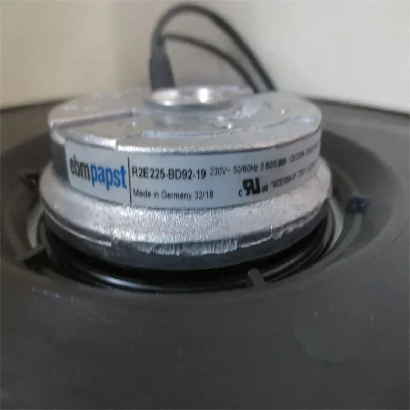 ebmpapst R2E225-BD92-19 225mm 230V AC 200W IP44 Rittal KUKA Robot Centrifugal Fan ebmpapst R2E225-BD92-19 225mm 230V AC 200W IP44 Rittal KUKA Robot Centrifugal Fan