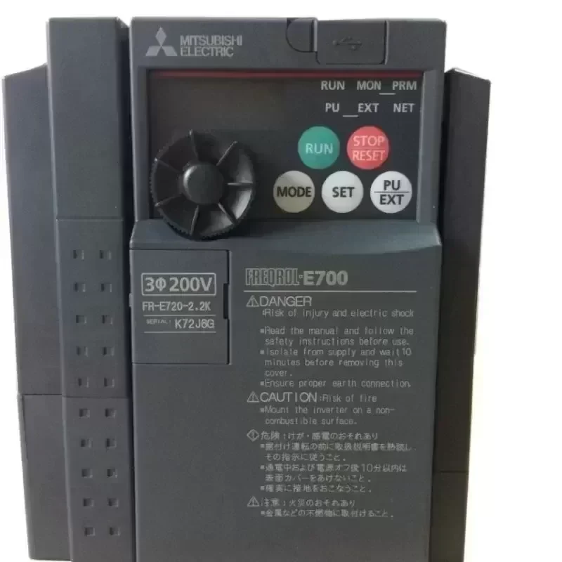 Mitsubishi Inverter FR-E720-2.2K 3-Phase 220V AC Motor Lightweight Universal Type Series FR-E720 Series Mitsubishi Inverter FR-E720-2.2K 3-Phase 220V AC Motor Lightweight Universal Type Series FR-E720 Series