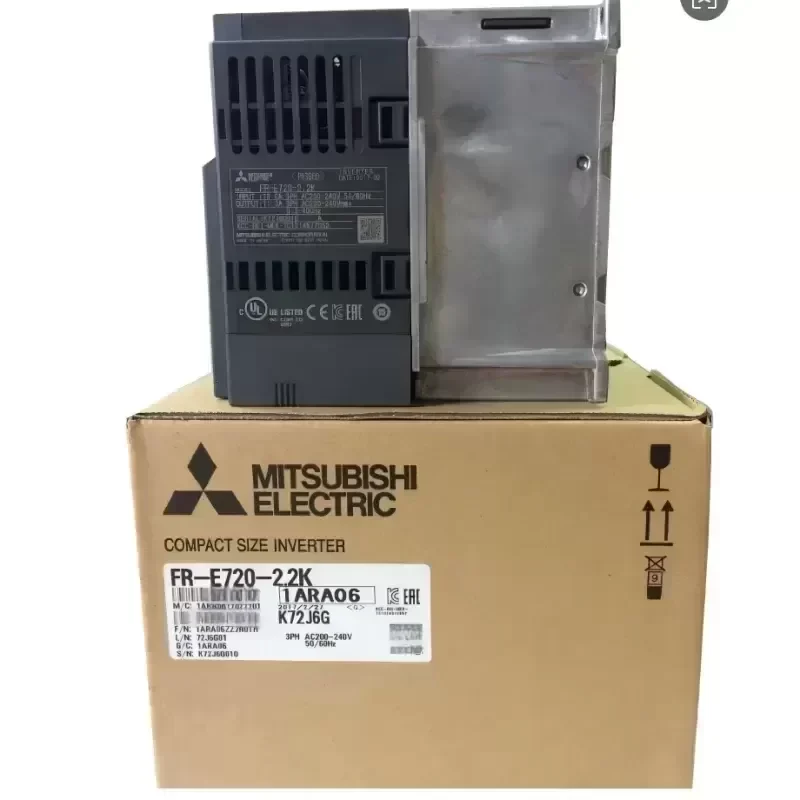 Mitsubishi Inverter FR-E720-2.2K 3-Phase 220V AC Motor Lightweight Universal Type Series FR-E720 Series Mitsubishi Inverter FR-E720-2.2K 3-Phase 220V AC Motor Lightweight Universal Type Series FR-E720 Series