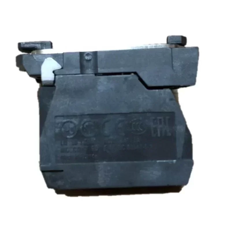 Schneider XB5AA42 22mm 1NC Harmony Momentary Pushbutton Plastic On-Line Payment Button with 10A Max. Current 12V Max. Voltage Schneider XB5AA42 22mm 1NC Harmony Momentary Pushbutton Plastic On-Line Payment Button with 10A Max. Current 12V Max. Voltage