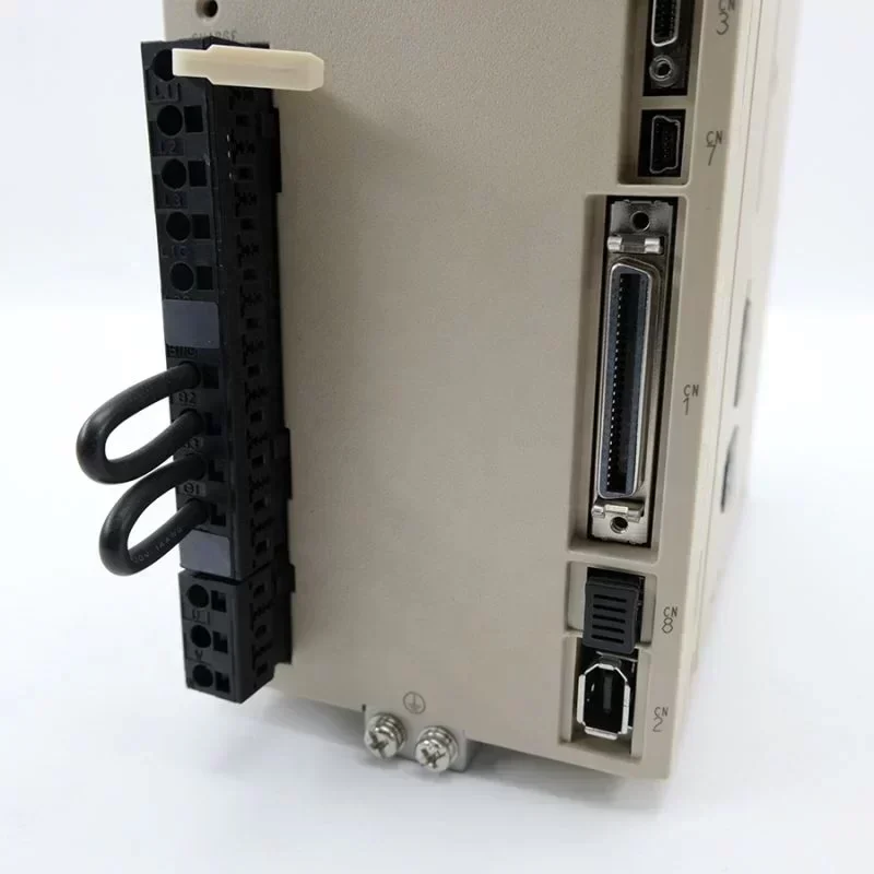 Servo Drives SGD7S-120A00A002 Servo Motor for Yaskawa Servo Drives SGD7S-120A00A002 Servo Motor for Yaskawa