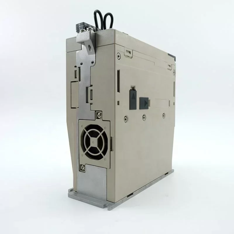 Yaskawa PLC Servopack SGD7S-7R6A00A002 Servo Drive SGD7S-7R6A00A002